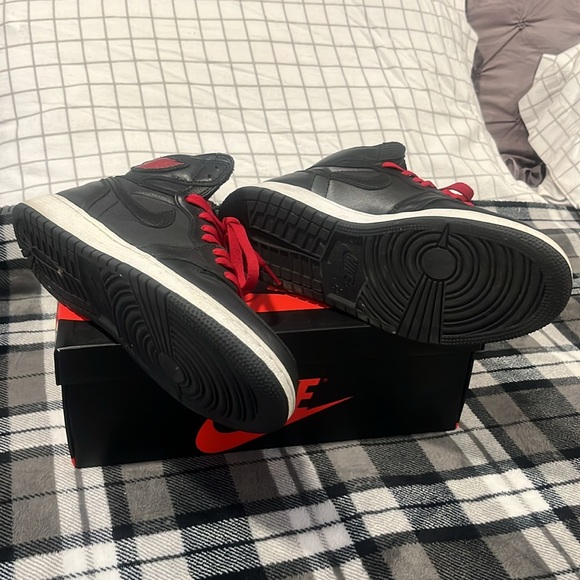 Air Jordan 1 Retro High OG GS - Picture 2 of 6